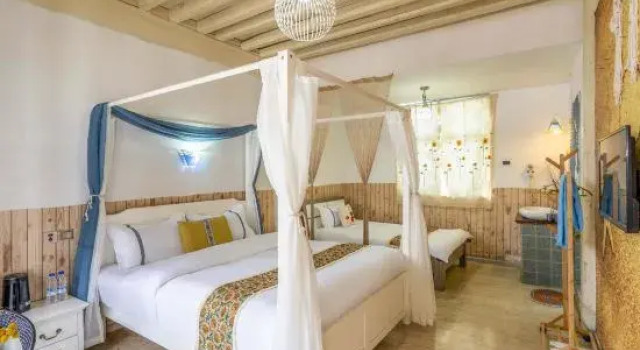 Quanningyue Inn, Rezerwuj Hotel Hotele w Lijiang z basenem, w pobliżu Sifang Tingyin Square, Basen
