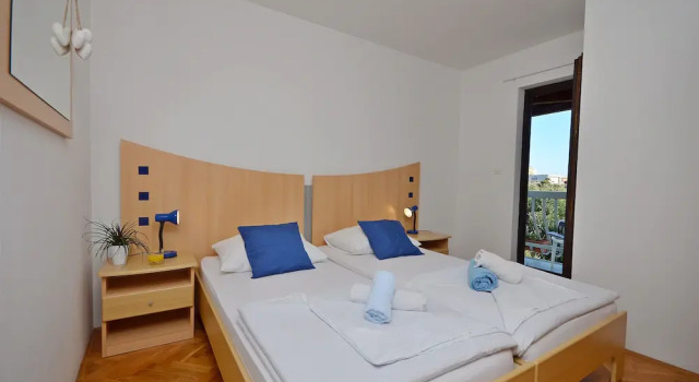 Apartment Nika, Забронировать Апартаменты/квартира Отели Трибунь с парковкой, рядом с Пристань для яхт Трибуни, Парковка