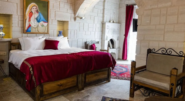 Megaron Cave Hotel