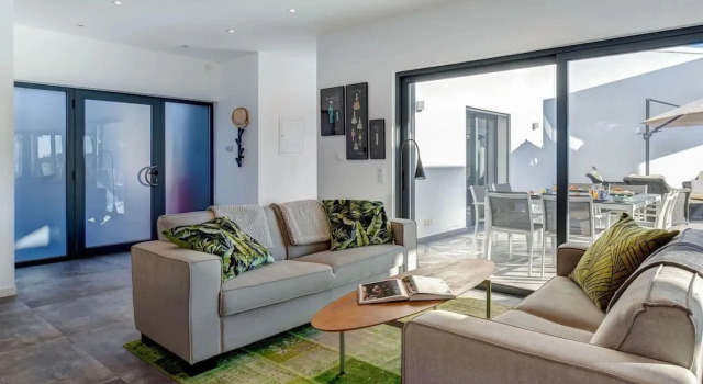Коттедж Casa Blanca Magnificent 4 Bedroom Villa With MOD