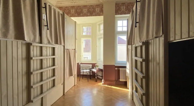Кровать в общем номере (женский номер) Blue Bird Boutique Hostel - Riga Old Town