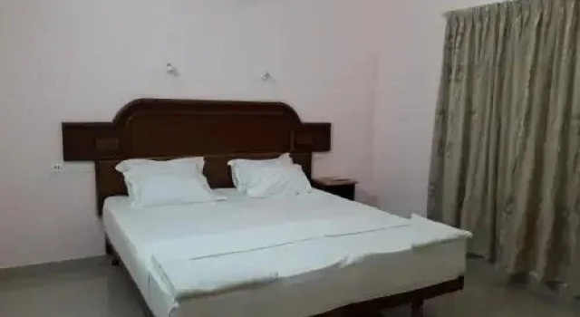 Linchu Ayur Resort, Rezerwuj Ośrodek wypoczynkowy Hotele w Nowe Delhi z basenem, Basen