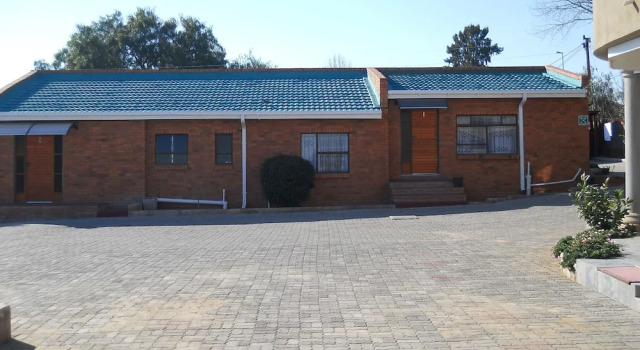 Noble Hearts Bed & Breakfast, Réserver Hôtel Hôtels à Maseru avec piscine, Piscine