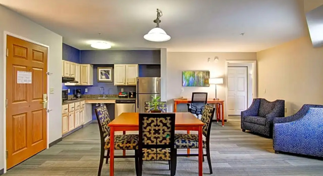Четырёхместный номер Standard с 2 комнатами Homewood Suites by Hilton Stratford