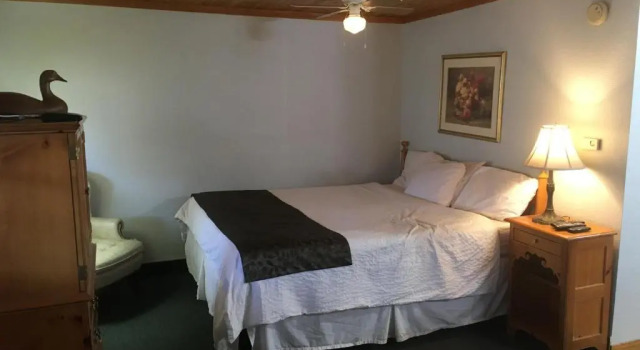 Номер Standard Whispering Pines Lodge