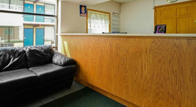 Loyalty Inn Maryville, Book Mini-hotel Maryville Illinois