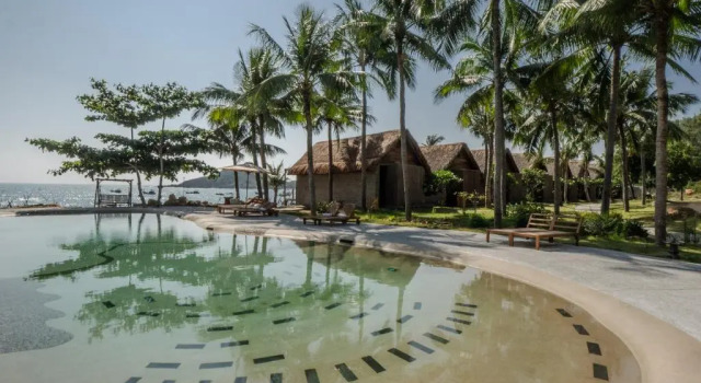 Бунгало oceanfront Casa Marina Resort