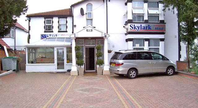 Skylark Guest House, Varaa Bed and Breakfast All inclusive -hotellit kohteessa Merseyside, All Inclusive