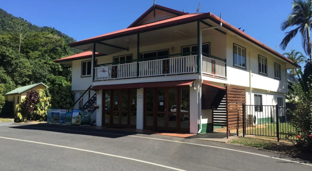 Cairns Crystal Cascades Holiday Park, Boek Resort Hotels in Queensland met zwembad, Zwembad