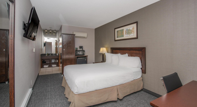 Двухместный номер Standard Coast Lethbridge Hotel & Conference Centre