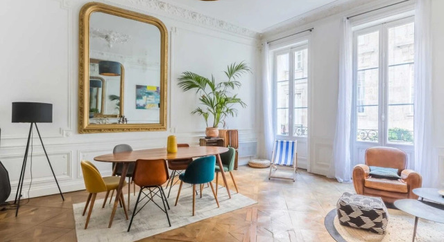 Beautiful 2BR Apartment in Chartrons, Bordeaux, Забронировать Апартаменты/квартира Апартаменты Бордо, рядом с University of Bordeaux - Bastide Campus, Апартаменты/квартира