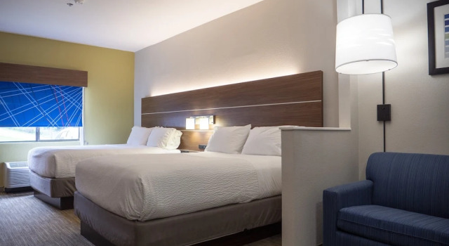 Четырёхместный номер Standard Holiday Inn Express & Suites Greenville Airport i85 by IHG