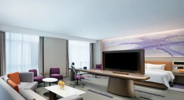 Люкс Hampton by Hilton Gu'an New Airport