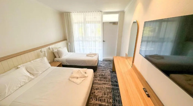 Pippi's at the Point, Book Hotel Warners Bay Lake Macquarie