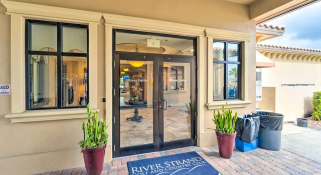 Classy River Strand Condo w/ Country Club Access!, 예약 아파트 브레던톤 비치 Sarasota Area
