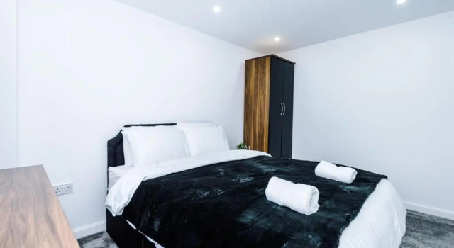 LUXURY 3 BEDROOM HOUSE Close to Manchester Center