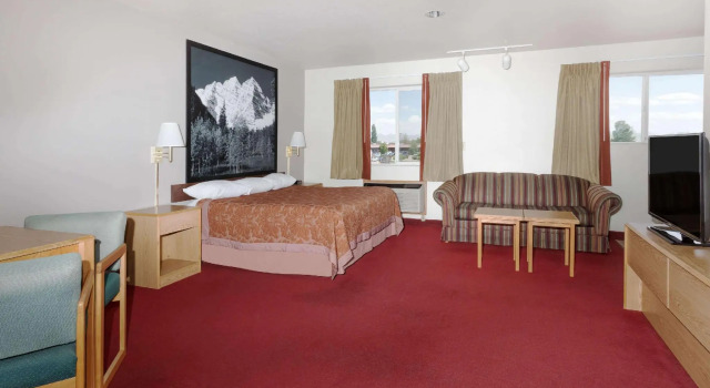 Doppel Suite Super 8 by Wyndham Fruita