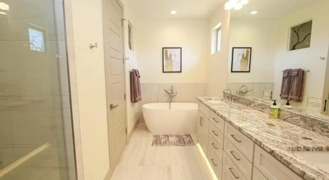 Contemporary, Luxury Retreat on Lake LBJ with Heated Pool, Забронировать Отель Хорсшу Бэй Texas Hill Country