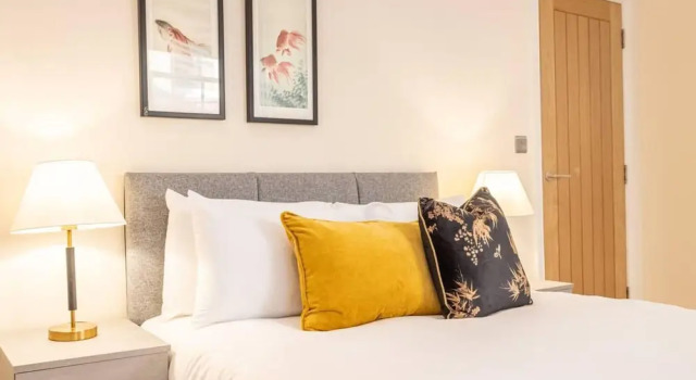 Ipswich Waterfront Serenity - City View 2BR Apt