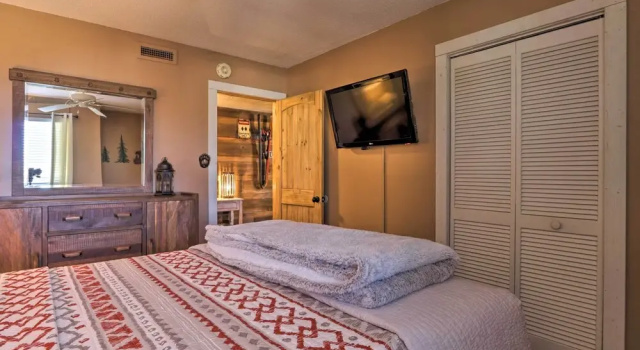 Апартаменты 4 Mi to Natl Park: Mtn-view Gatlinburg Retreat!