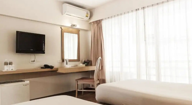 Двухместный номер Standard с балконом Samran Place Hotel