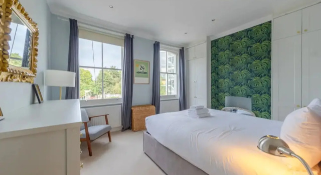 Stylish 2 Bedroom Home in Islington With Garden