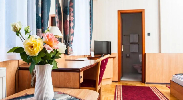 Трёхместный номер Standard Beatrix Hotel