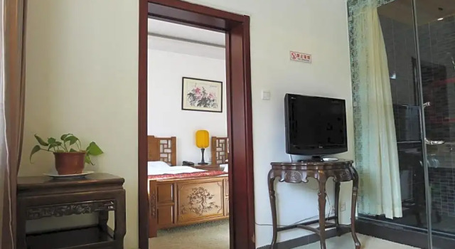 Люкс с видом на сад Renjoy Hotel Beijing Yonghe Temple Guijie Siheyuan