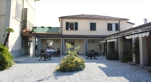 Villa Freschi, Забронировать Вилла Коттеджи Apuana coast, Коттедж