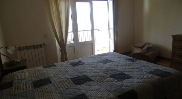 Captivating 3-bed Villa, 预订 别墅 Paredes da Vitória 莱里亚, 靠近 Victory Walls Beach