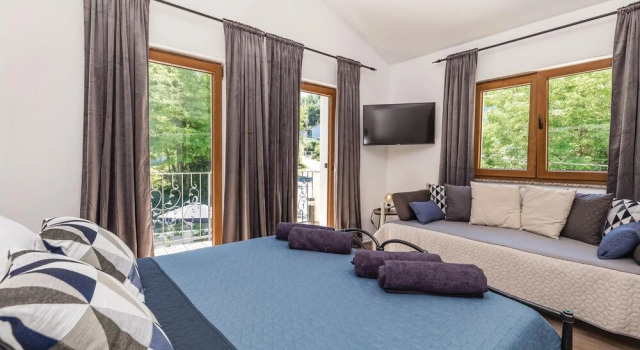 Nice Home in Zastenice With Wifi, 2 Bedrooms and Outdoor Swimming Pool