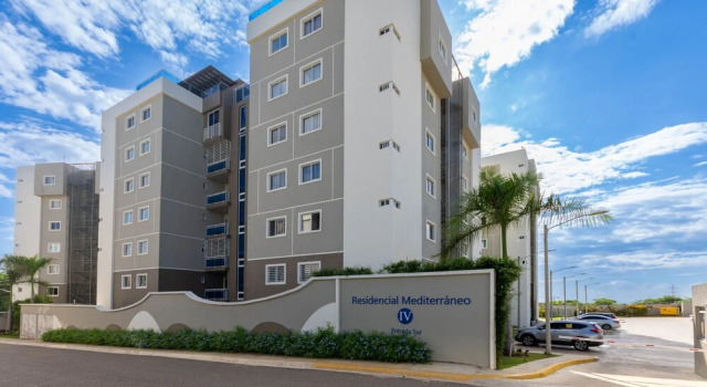 Modern Apt With free parking and AC 3brs, Забронировать Апартаменты/квартира Сантьяго-де-лос-Кабальерос Сантьяго, рядом с Kaskada Park