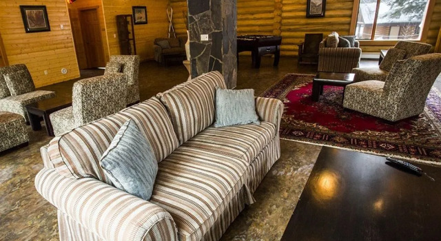Castle Mountain Chalets, Buchen Sie Chalet Castle Junction 