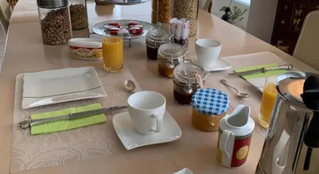 Bed and Breakfast La Petite Thielle, Забронировать Отель Thielle 