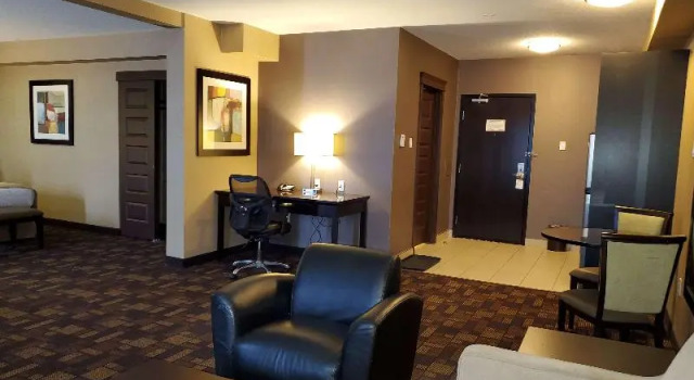 Четырёхместный люкс Best Western PLUS Fox Creek