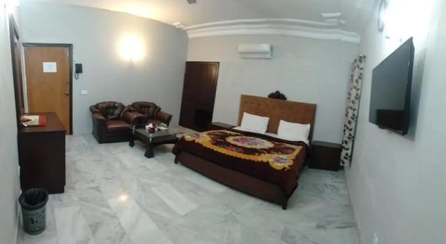 Guest House One, Prenota Affittacamere Hotel a Karachi con parcheggio, Parcheggio
