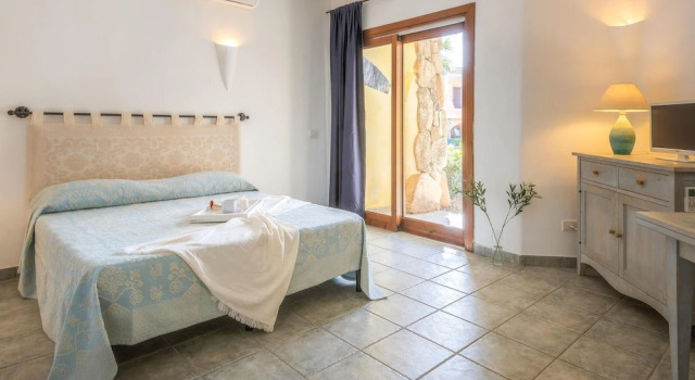 Mono 2, Book Hotel Palau Emerald Coast