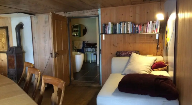 400 Year Old Swiss Chalet, Prenota Chalet Cottage a Boltigen, Cottage