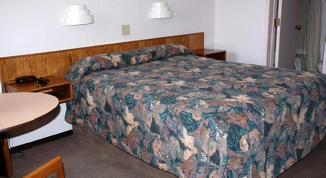 Cardston Inn, Book Motel Cardston Southern Alberta