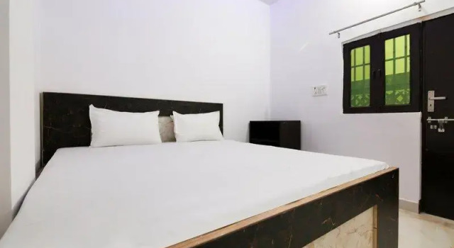 Hotel Lucky by OYO Rooms