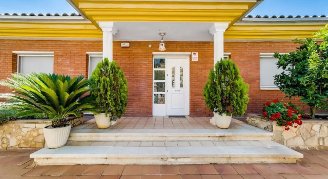 Vivalidays Villa Agathe Barcelona, Book Villa Tordera Maresme