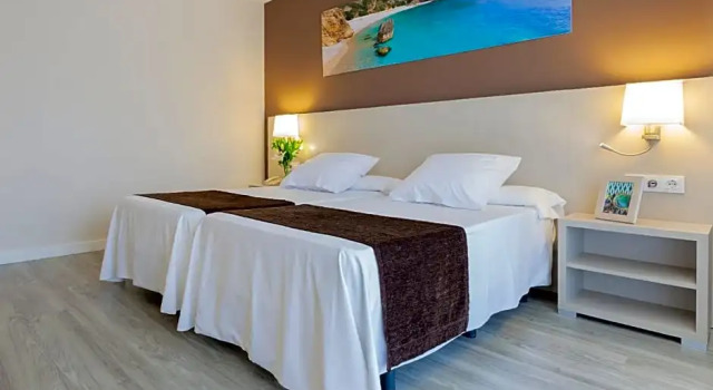Номер Standard с видом на бассейн Helios Benidorm