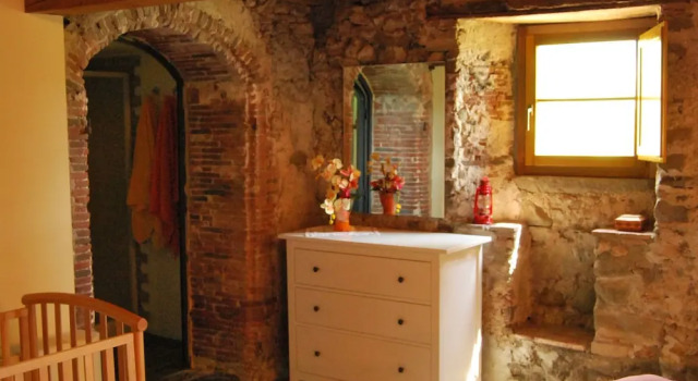 Spacious Holiday Home in Bagni di Lucca With Terrace, Réserver Hôtel Bagni di Lucca 
