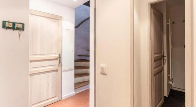 Furnished duplex apartment in a quiet area near the beaches and amenities, Забронировать Апартаменты/квартира Апартаменты Антиб, рядом с Antibes Archaeology Museum, Апартаменты/квартира