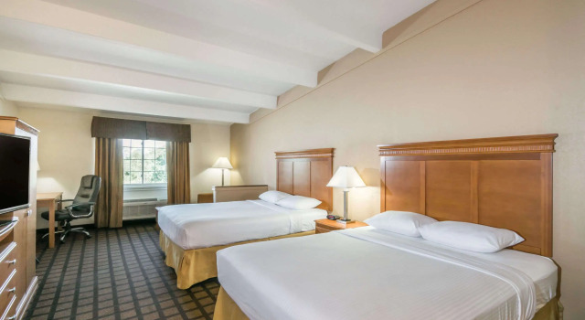 Ramada Inn Beaumont, Book Hotel Hoteller i Beaumont med pool, Swimmingpool