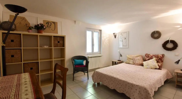 Moulin Rose - Location avec jardin et parking, Забронировать Апартаменты/квартира Отели Арля с парковкой, Парковка