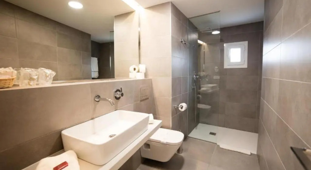 Трёхместный номер Standard с балконом Hotel Levante
