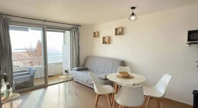 Modern Apartment With Sea View Valras, Đặt Căn hộ Khách sạn ở Hérault có chỗ đỗ xe, Bãi đậu xe