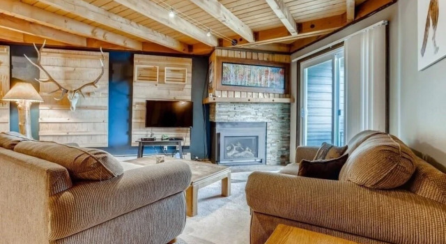 F201 Treehouse 2 Bedroom Condo by RedAwning, Rezerwuj Apartament Hotele w Vail Ski z parkingiem, Parking