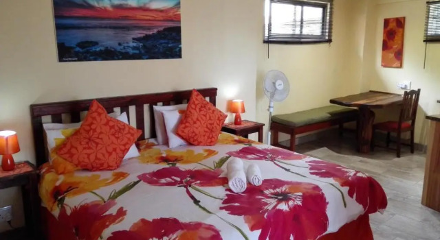 Студия с балконом Hoylake Inn